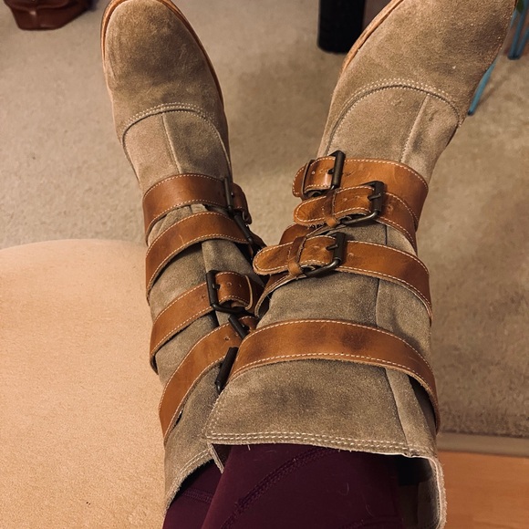 H by Hudson Keira suede Engineer Boots brown/tan size 8 - Picture 4 of 10